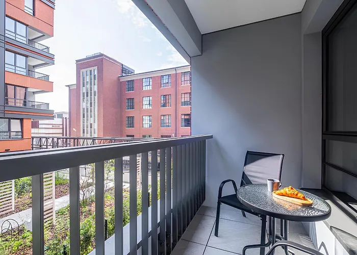 Flatbook - City Center Apartments Doki Living